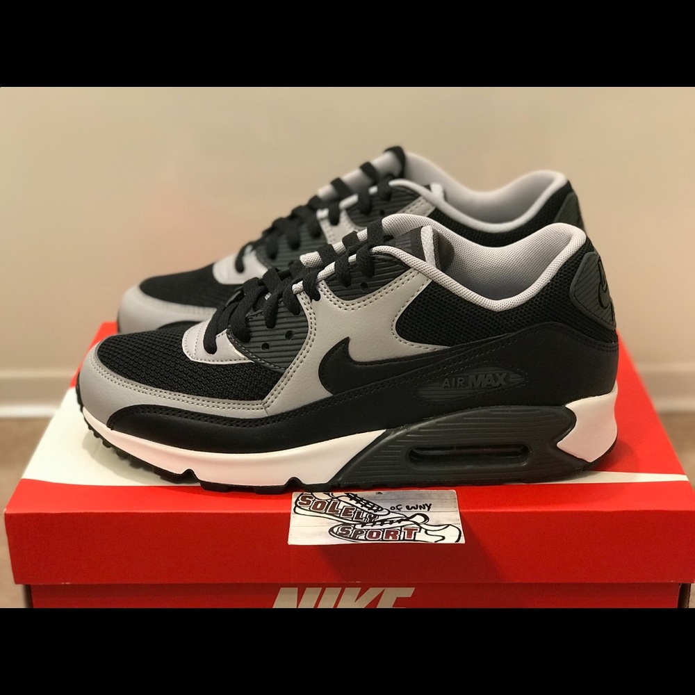 NEW Nike Air Max 90 Leather Black White Vapormax - Picture 2 of 8
